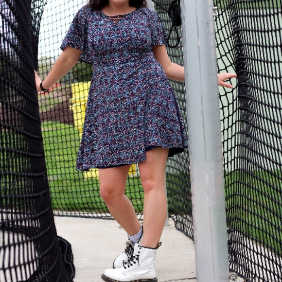 ASOS Rage Lace Up Front Frill Sleeve Dress NWOT - Picture 5 of 9